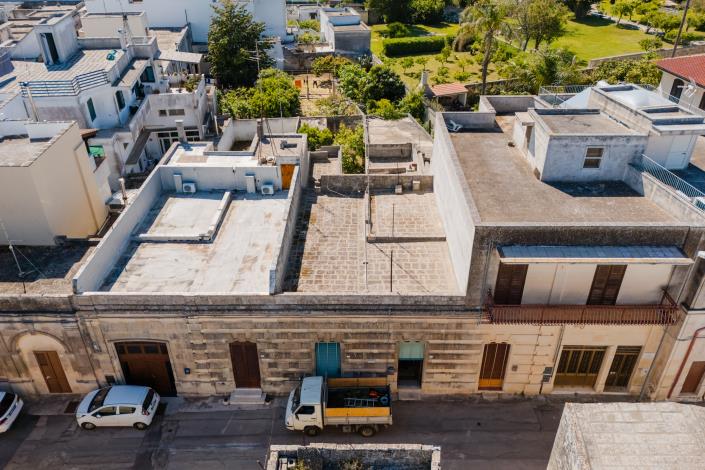 Image No.25-2 Bed Townhouse for sale