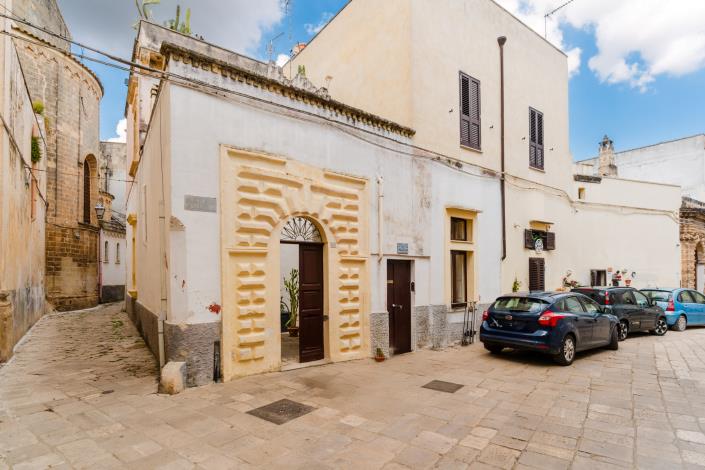 Image No.9-2 Bed Townhouse for sale