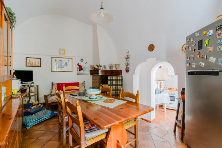 Image No.16-2 Bed Townhouse for sale