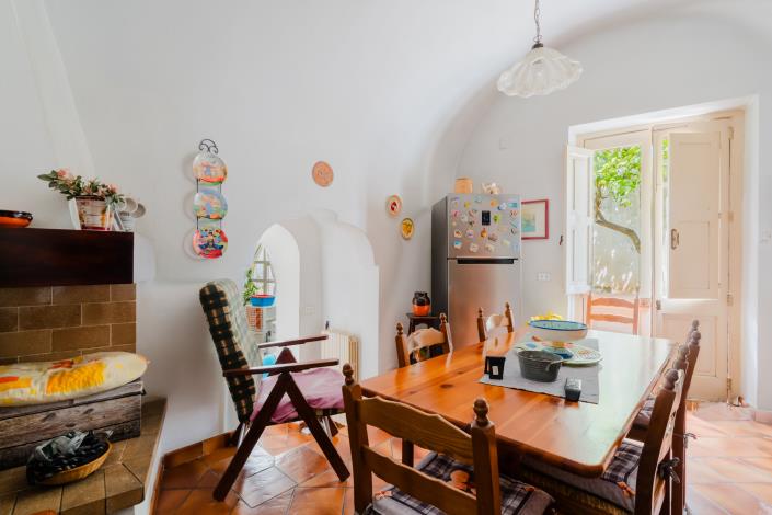 Image No.18-2 Bed Townhouse for sale