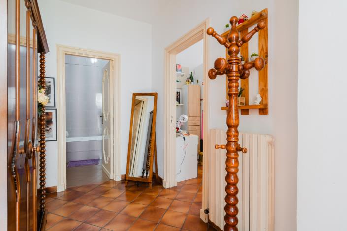 Image No.21-2 Bed Townhouse for sale