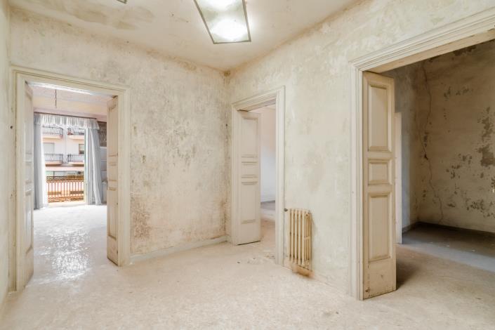 Image No.18-7 Bed Mansion for sale