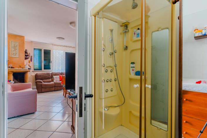 Image No.9-5 Bed Villa / Detached for sale