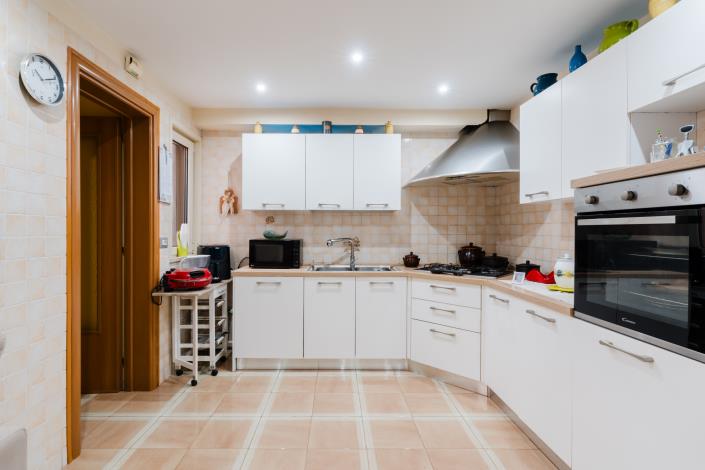 Image No.1-2 Bed Townhouse for sale