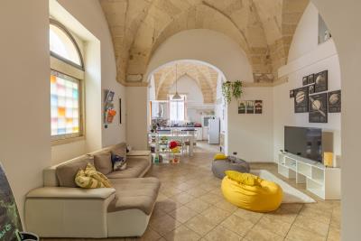 1 - Aradeo, Townhouse