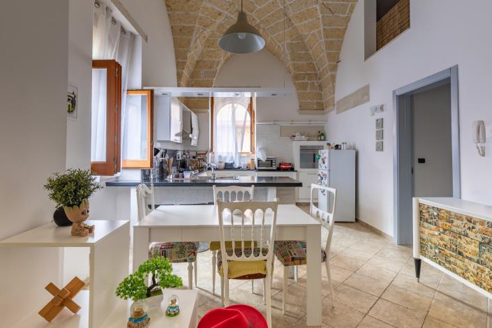 Image No.2-2 Bed Townhouse for sale