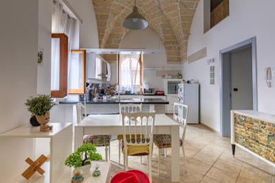 Aradeo-via-Venezia-2500006