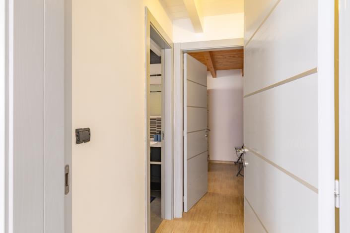 Image No.6-2 Bed Townhouse for sale