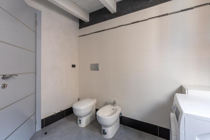 Image No.8-2 Bed Townhouse for sale