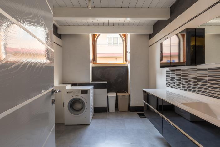 Image No.9-2 Bed Townhouse for sale