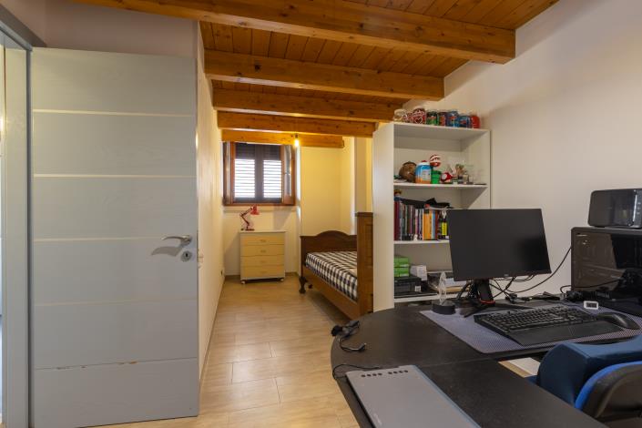 Image No.10-2 Bed Townhouse for sale