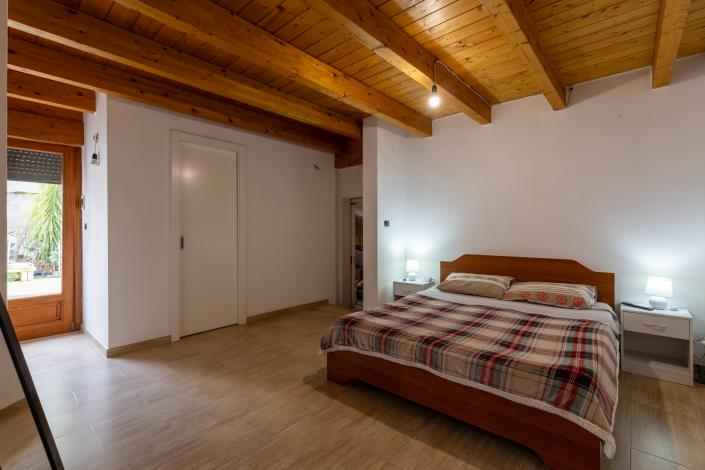 Image No.13-2 Bed Townhouse for sale