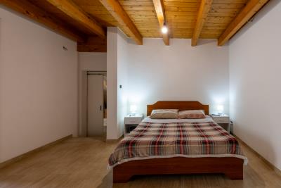 Aradeo-via-Venezia-2500018