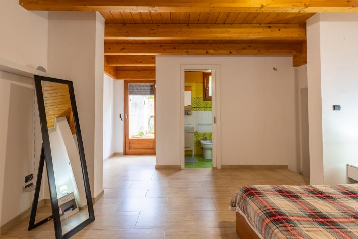 Image No.16-2 Bed Townhouse for sale