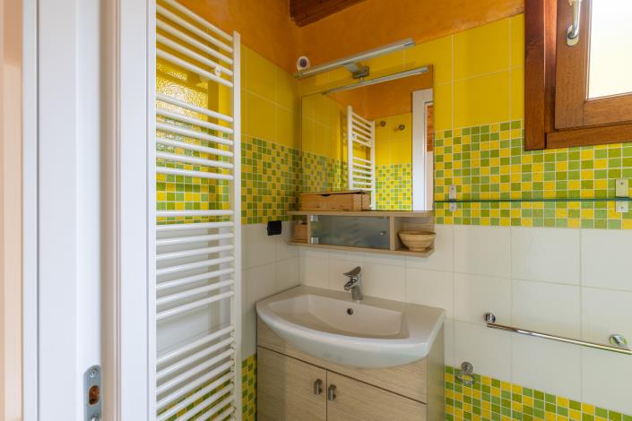 Image No.18-2 Bed Townhouse for sale