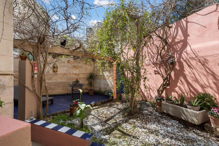 Image No.21-3 Bed Townhouse for sale