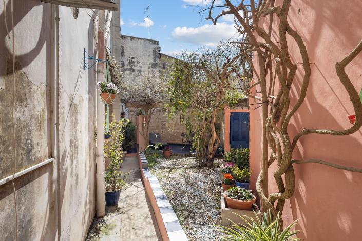 Image No.22-3 Bed Townhouse for sale