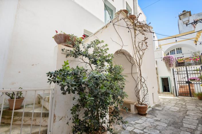 Image No.10-2 Bed Townhouse for sale