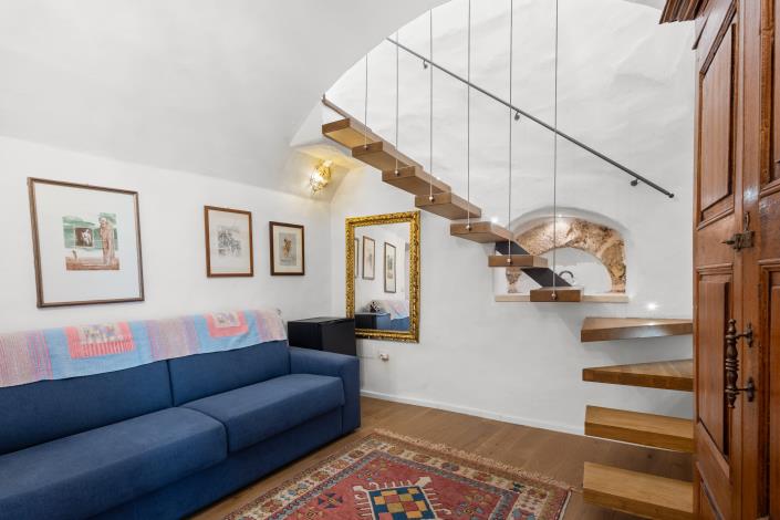 Image No.17-2 Bed Townhouse for sale