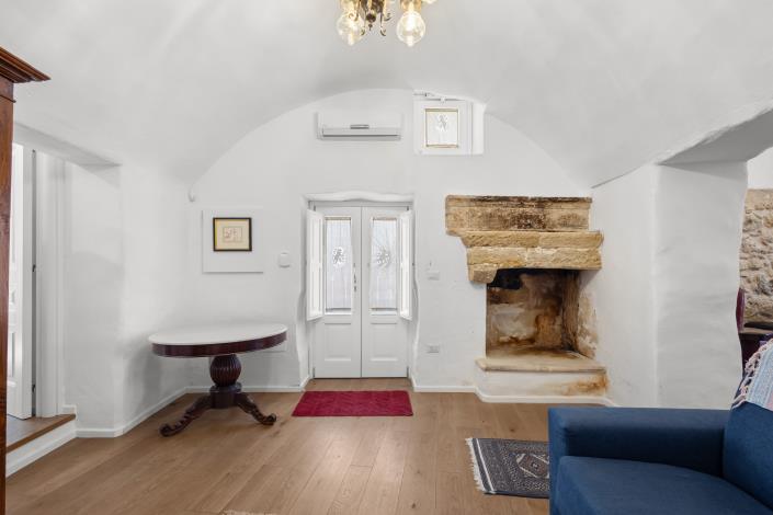 Image No.18-2 Bed Townhouse for sale
