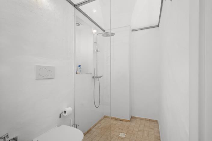 Image No.25-2 Bed Townhouse for sale