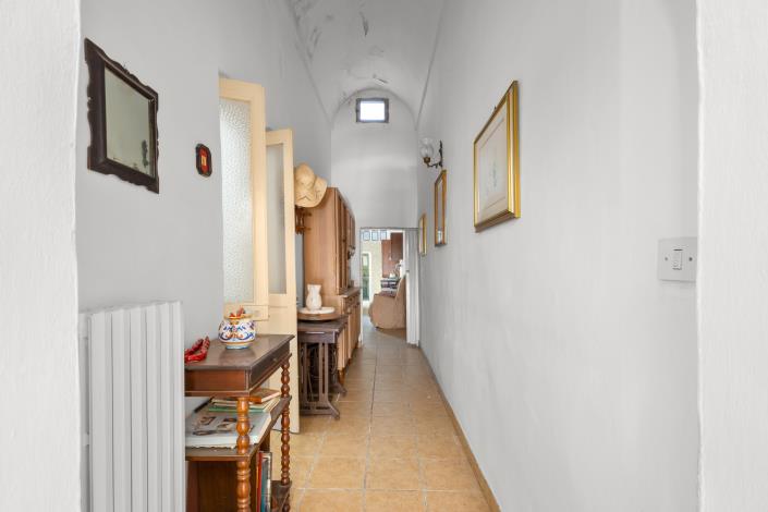 Image No.2-1 Bed House for sale