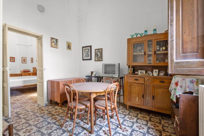 Image No.13-1 Bed House for sale
