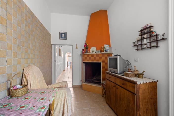 Image No.16-1 Bed House for sale