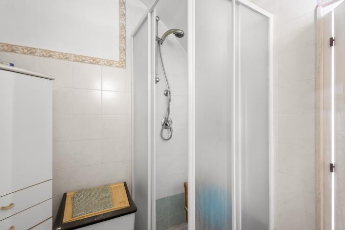 Image No.21-1 Bed House for sale