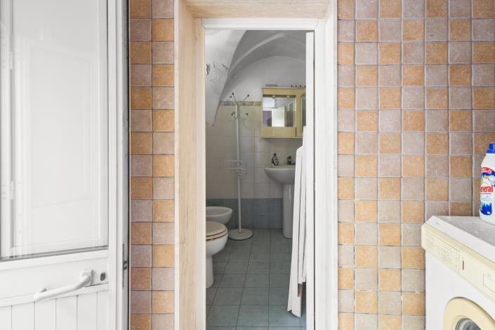 Image No.22-1 Bed House for sale