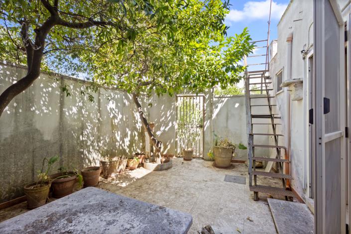 Image No.24-1 Bed House for sale