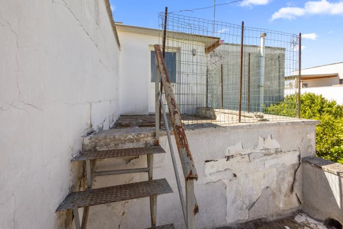 Image No.28-1 Bed House for sale