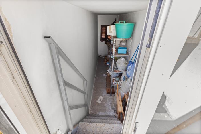 Image No.33-1 Bed House for sale