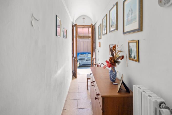 Image No.43-1 Bed House for sale