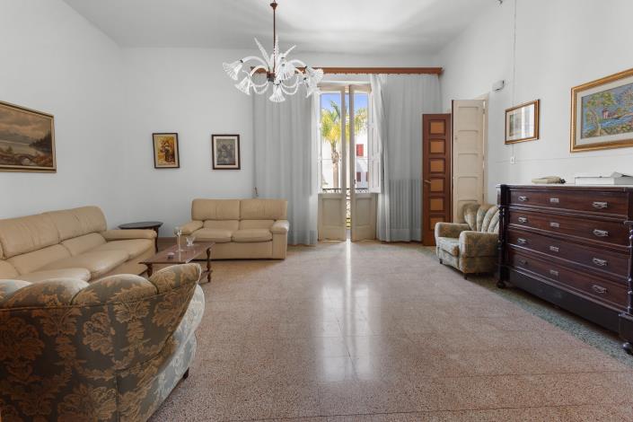 Image No.2-2 Bed House for sale