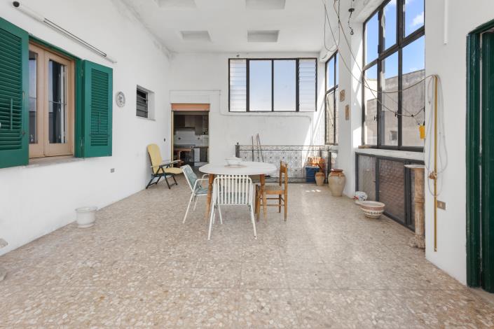 Image No.25-2 Bed House for sale