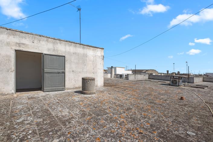 Image No.33-2 Bed House for sale
