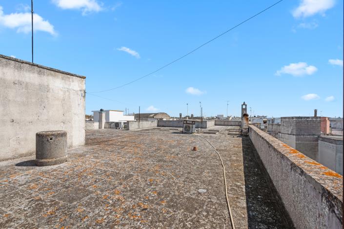Image No.34-2 Bed House for sale