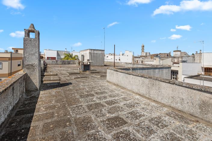 Image No.35-2 Bed House for sale