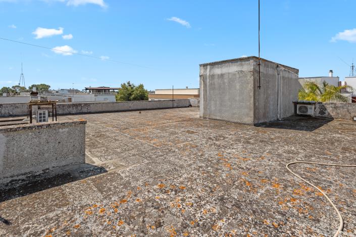 Image No.36-2 Bed House for sale