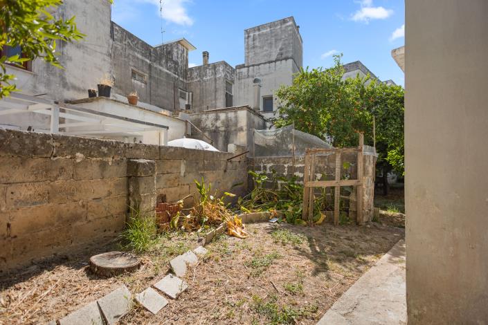 Image No.40-2 Bed House for sale