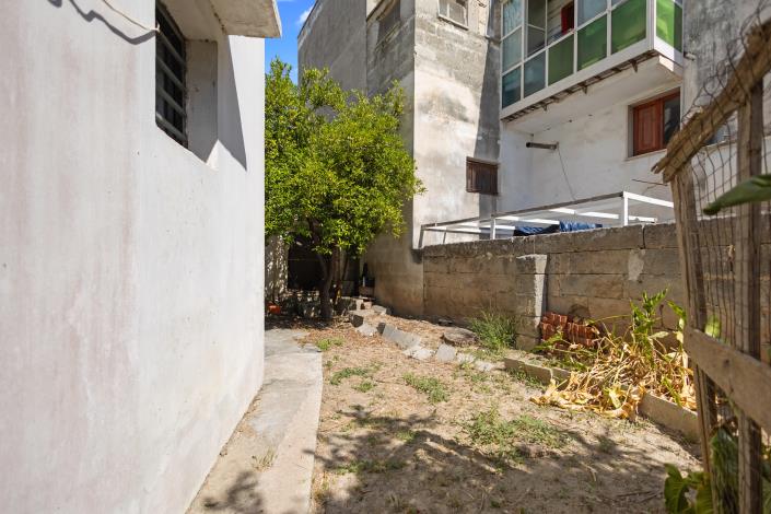 Image No.41-2 Bed House for sale