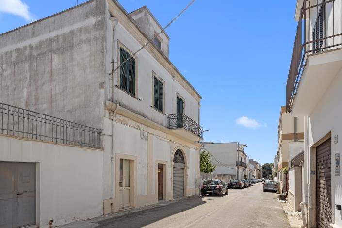 Image No.43-2 Bed House for sale