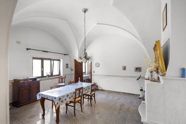 Image No.6-3 Bed House for sale