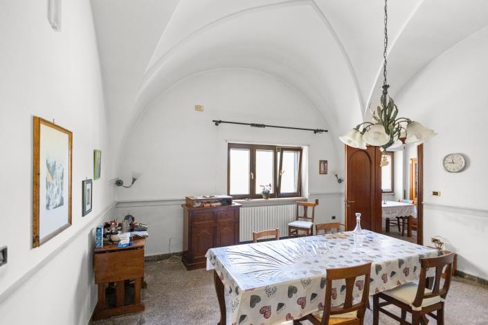 Image No.8-3 Bed House for sale