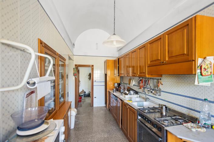 Image No.10-3 Bed House for sale