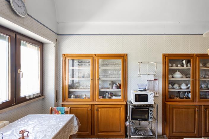 Image No.11-3 Bed House for sale