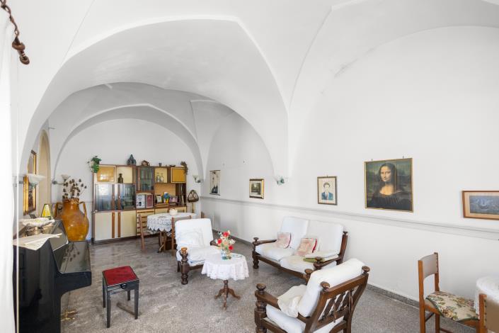 Image No.12-3 Bed House for sale
