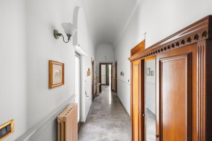Image No.14-3 Bed House for sale