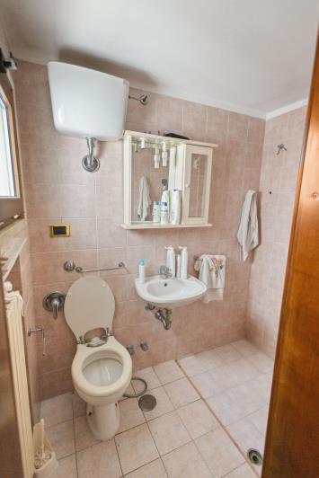 Image No.18-3 Bed House for sale